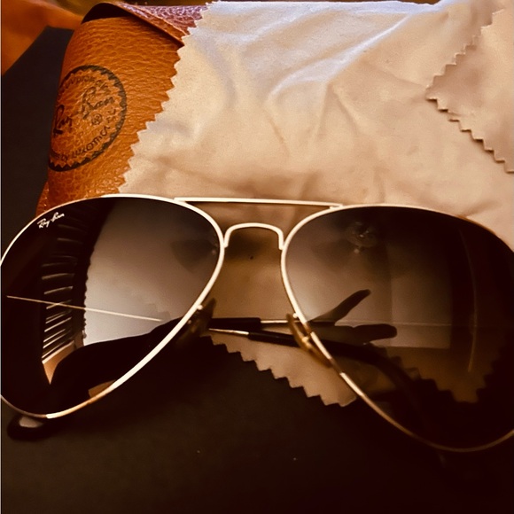 Ray-Ban Gold Frame Sunglasses with Brown Lenses - Picture 6 of 6